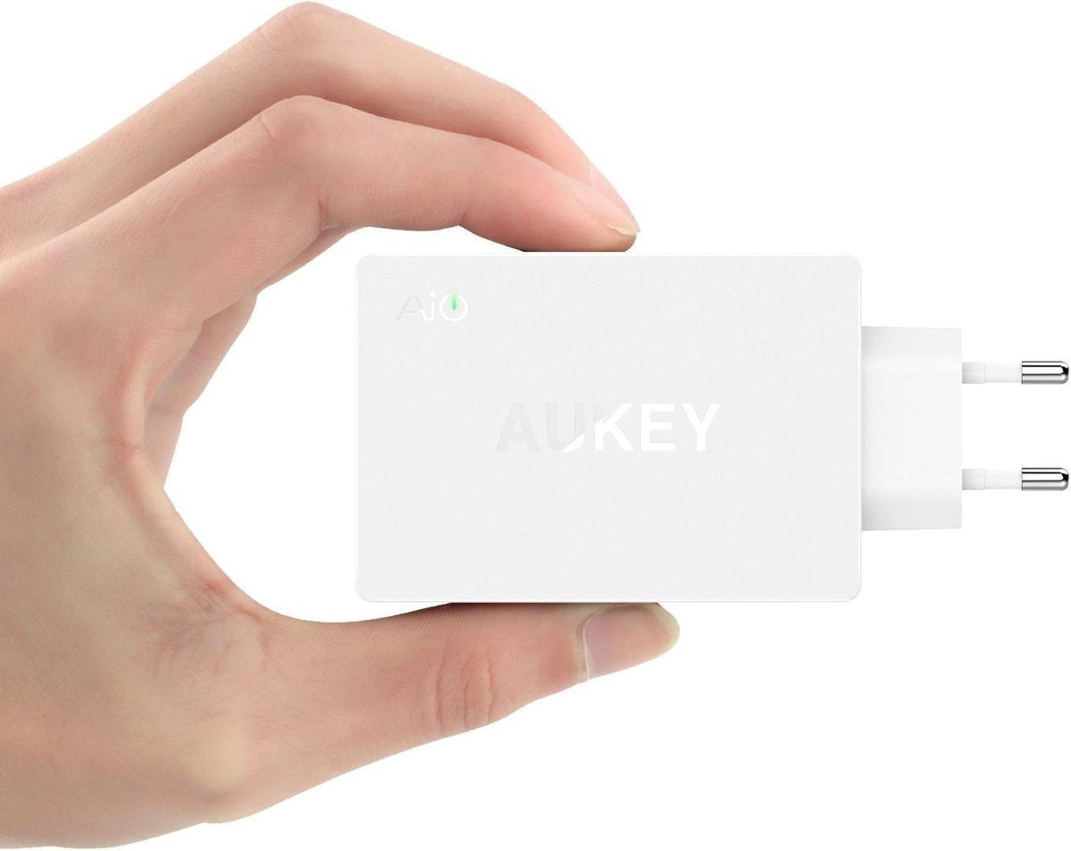 Aukey Quick Charge 3.0 Charger - 1 USB port + 1 USB-C port - White